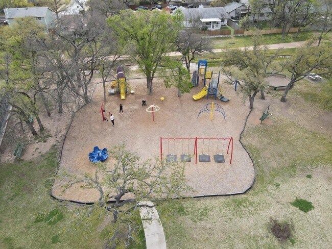 Building Photo - 11322 Bristle Oak Trail