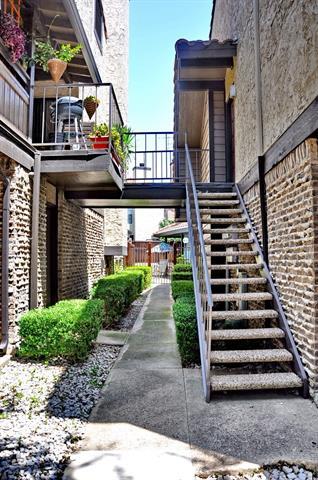 Building Photo - 5630 Spring Valley Rd