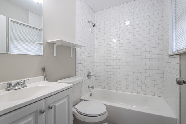 Building Photo - Charming 3-Bedroom Home on a Spacious Lot in Benton, AR – Perfect for Comfortable Living!