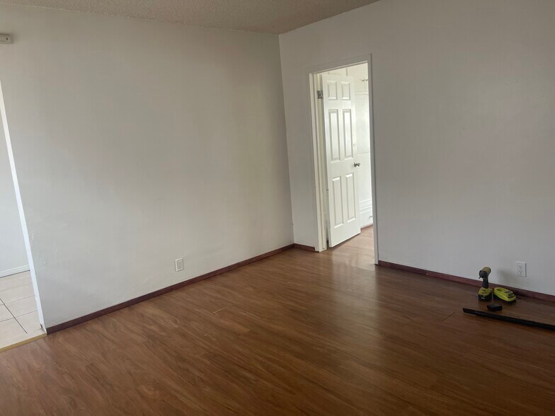 Building Photo - 8921 Hunt Ave