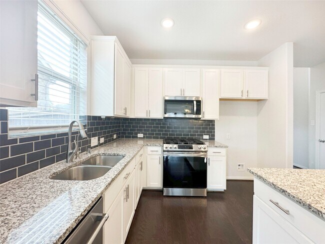 Building Photo - 23610 Carducci Dr