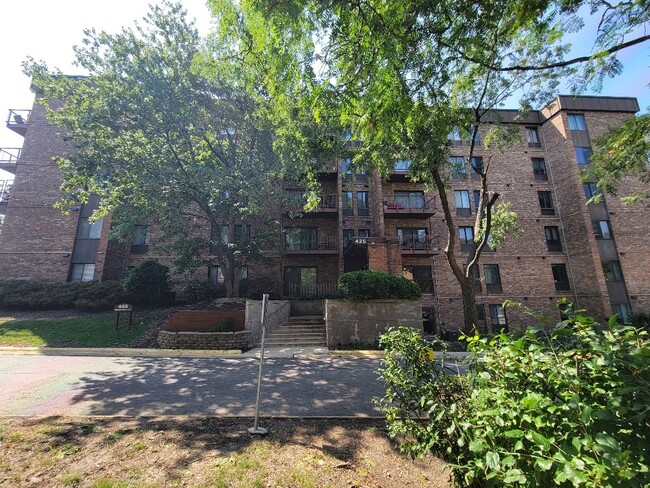 Building Photo - 425 Walnut Creek Rd