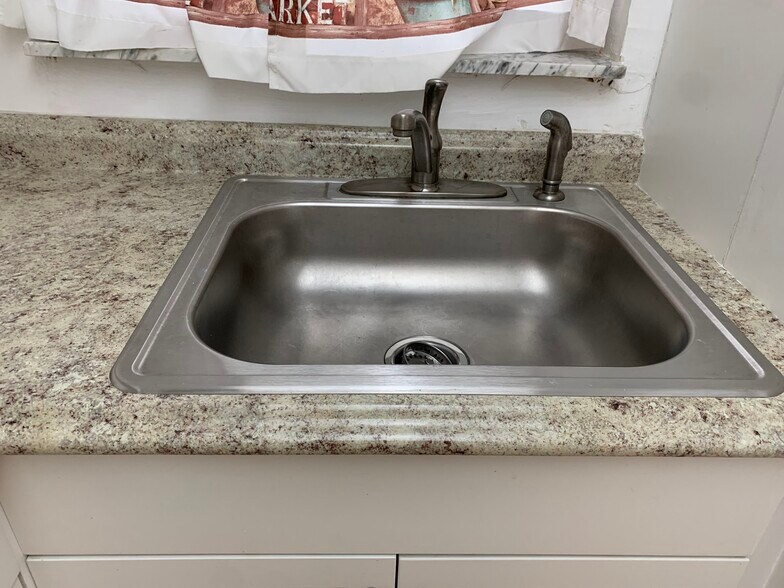 Building Photo - 180 NE 12th Ave