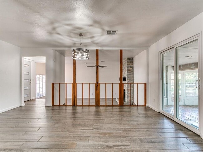 Building Photo - 816 S Santa Fe Dr