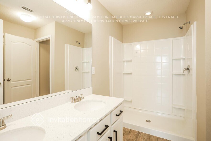 Building Photo - 2219 Willow Gln Ln