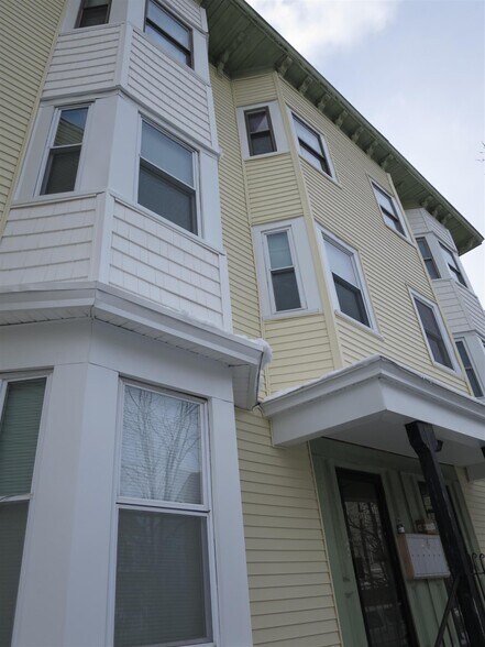 Building Photo - 356 Somerville Ave