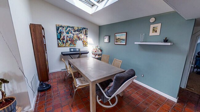 Building Photo - East Rock 3BR/2BA Penthouse | Private Sky Terrace | Vaulted Ceilings | Walk to Yale SOM