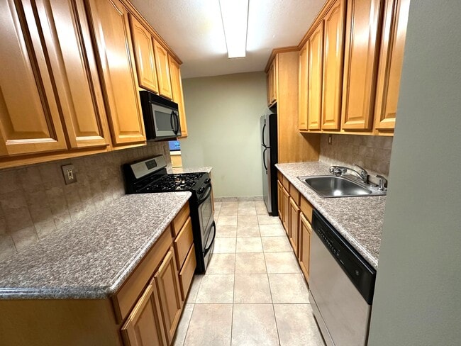 Granite Counter - 101 Jackson Ave
