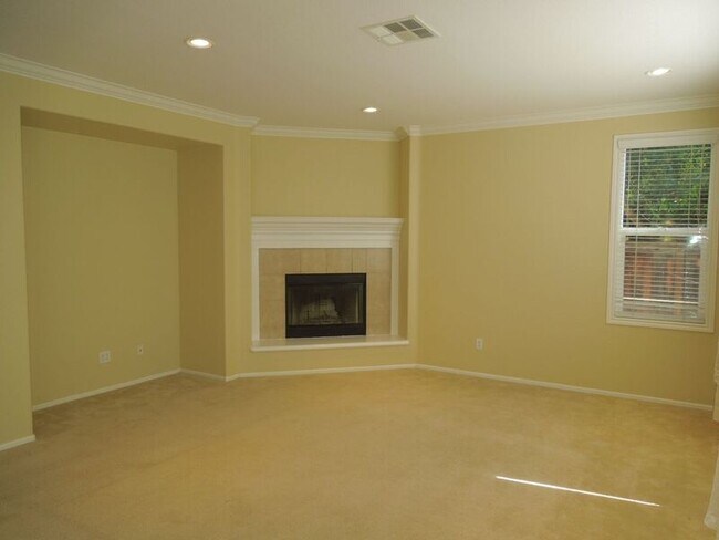 Building Photo - 39288 Half Moon Cir