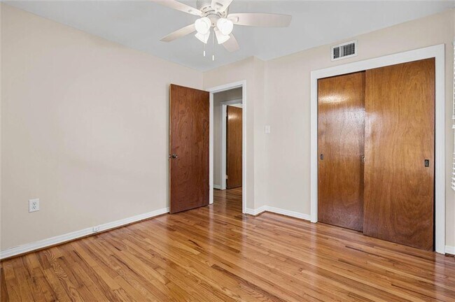 Building Photo - 161 Poydras Ave