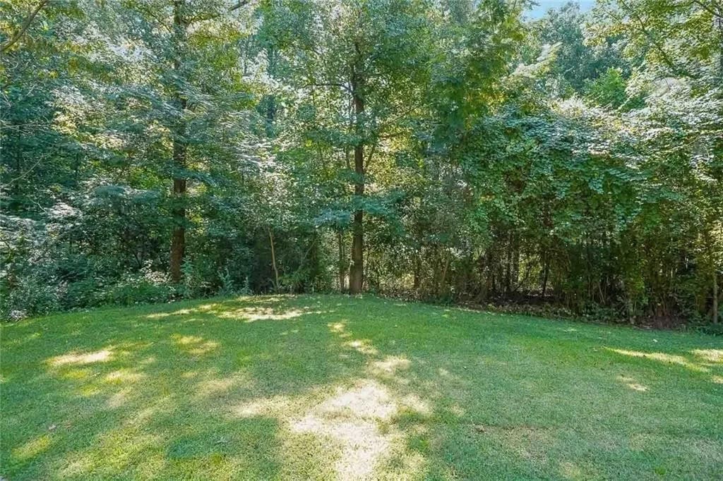 Building Photo - Room in Single Family Home on Azalea Dr