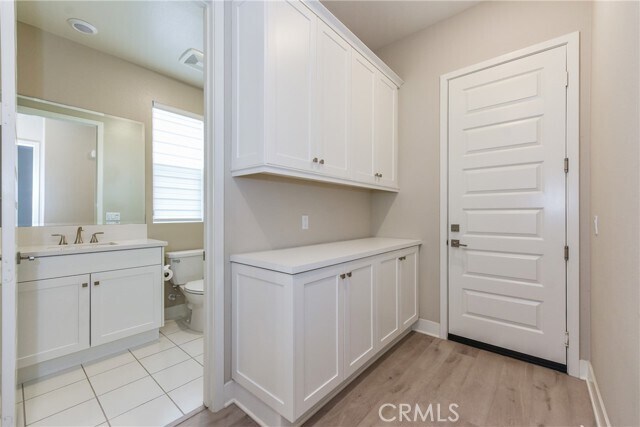 Building Photo - 113 Pitch