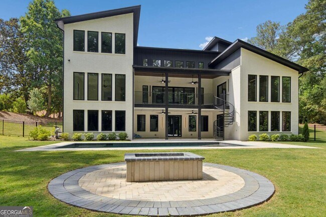 Building Photo - 1000 Clementstone Dr NE
