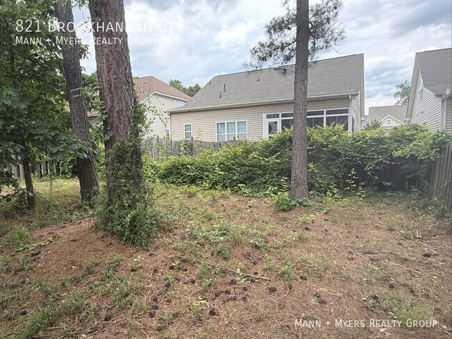 Building Photo - 821 Brookhannah Ct