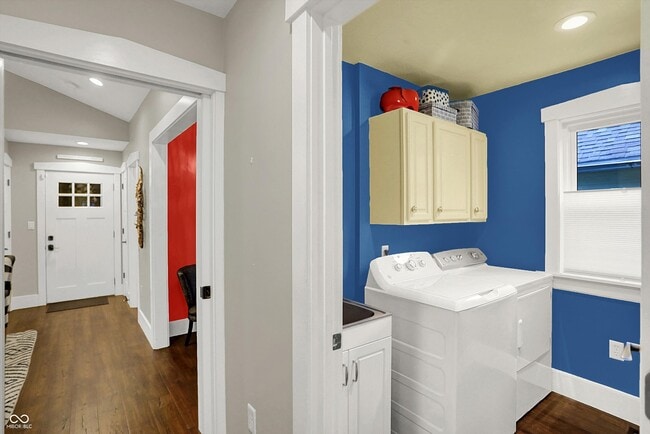 Building Photo - 140 N Main St