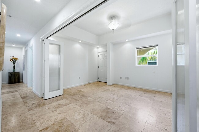 Building Photo - 1640 Presidential Way