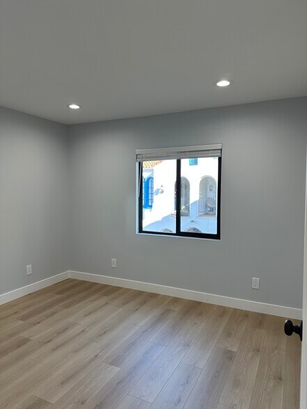 Building Photo - 826 Rose Ave