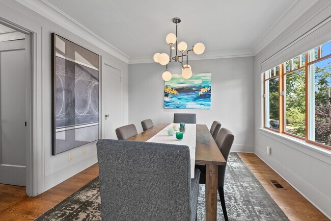 Building Photo - 3bd/1.75ba Seattle Home