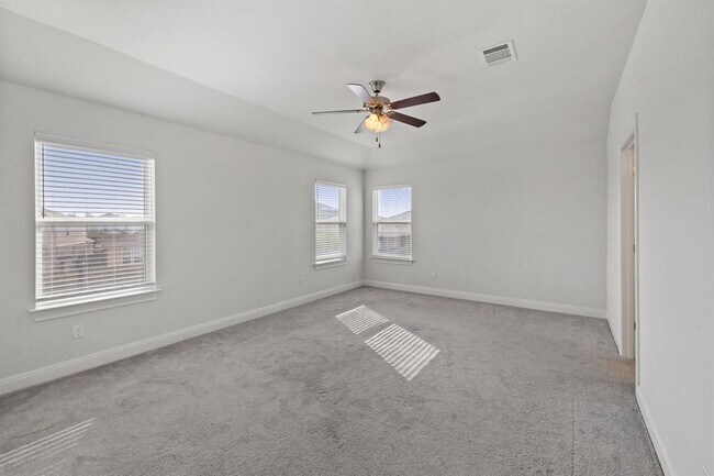 Building Photo - 138 Fern Dr