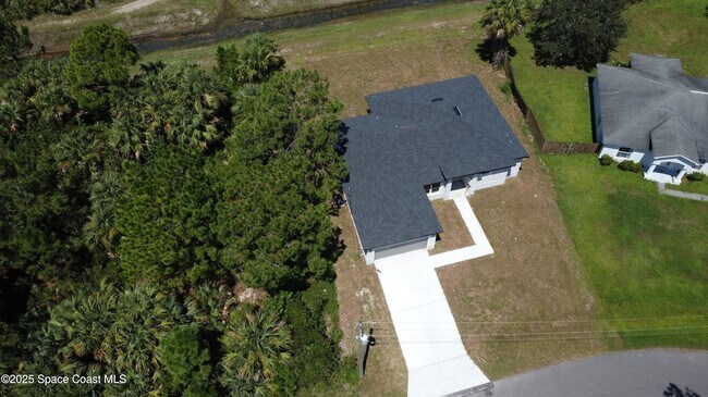 Building Photo - 2862 Pomello Ave SW