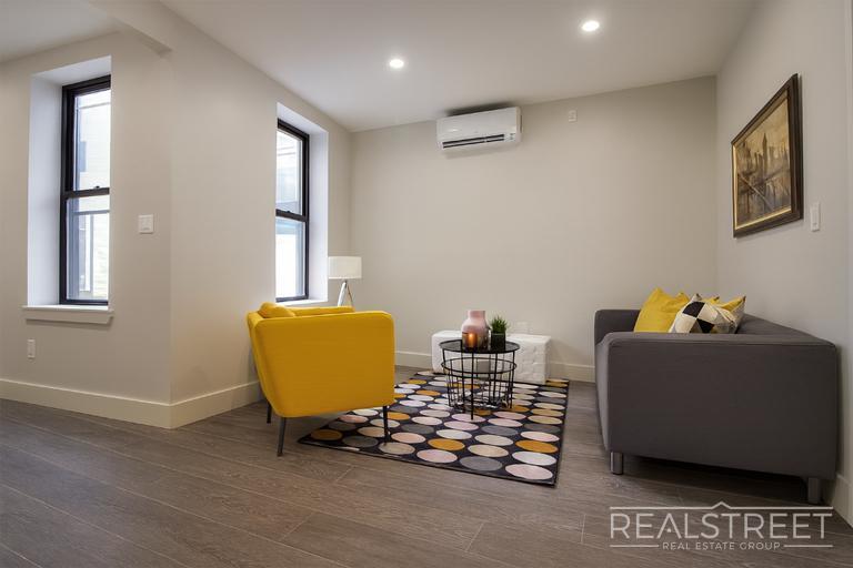 Building Photo - Stunning 1 Bed Near Prospect Park