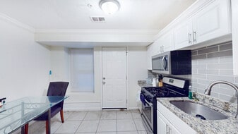 Building Photo - 712 Shawmut Ave