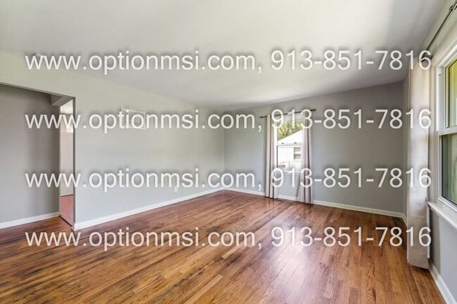 Building Photo - Near Wyandotte County Lake Park!