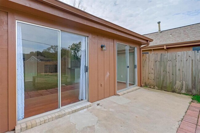 Building Photo - 2531 Planters Row