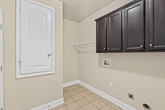 Building Photo - 10421 Fionn Loop