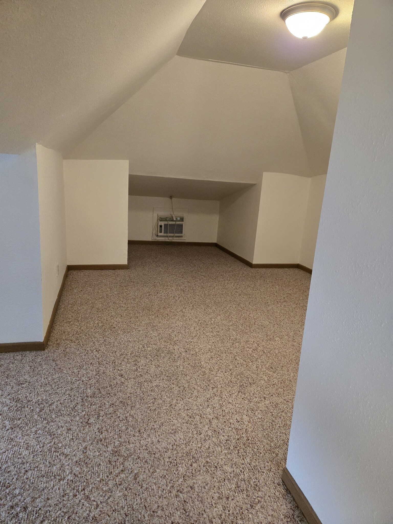 Building Photo - 414 W Council St