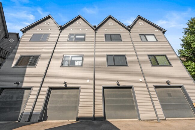 Building Photo - 122 S Ohio Ave