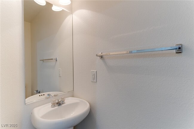 Building Photo - 11032 African Sunset St