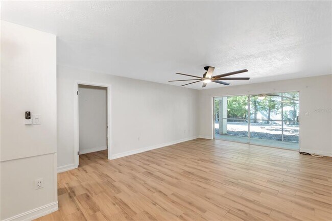 Building Photo - 3835 Almeria Ave