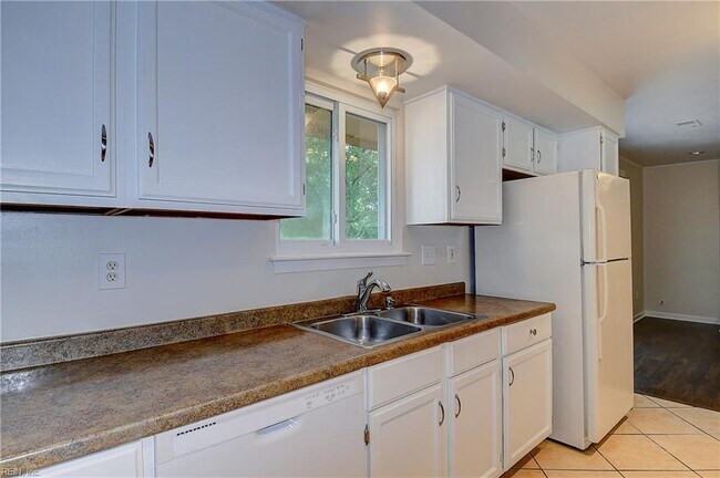 Building Photo - 4269 Grove Ct