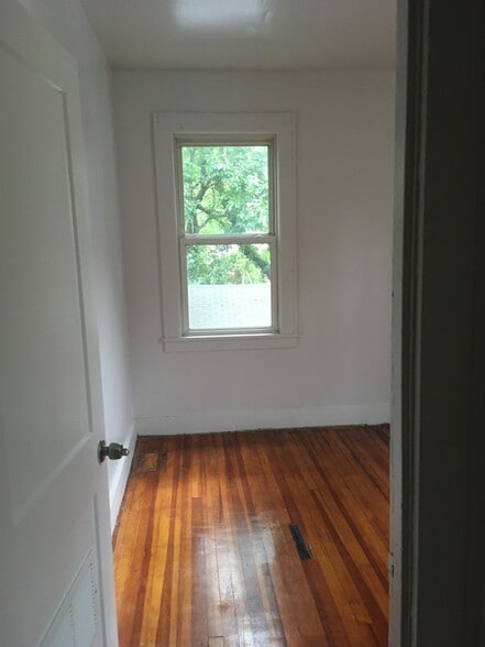 Bedroom 3 - 77 Durand Pl