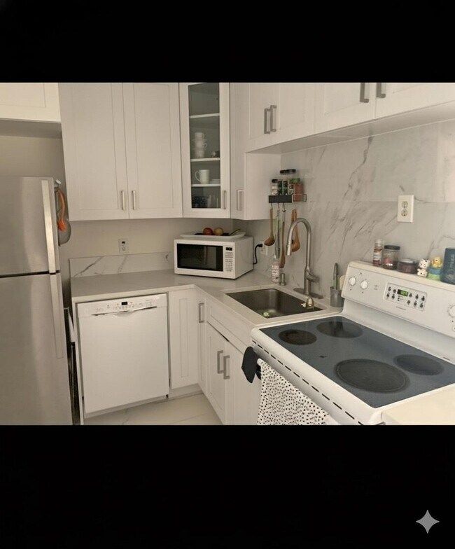 Building Photo - 450 NW 20th St