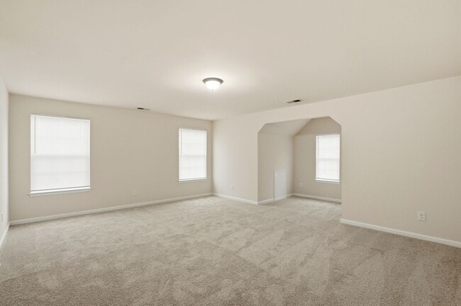 Building Photo - Move-In Ready Gem Near UNCC with Fresh Updates