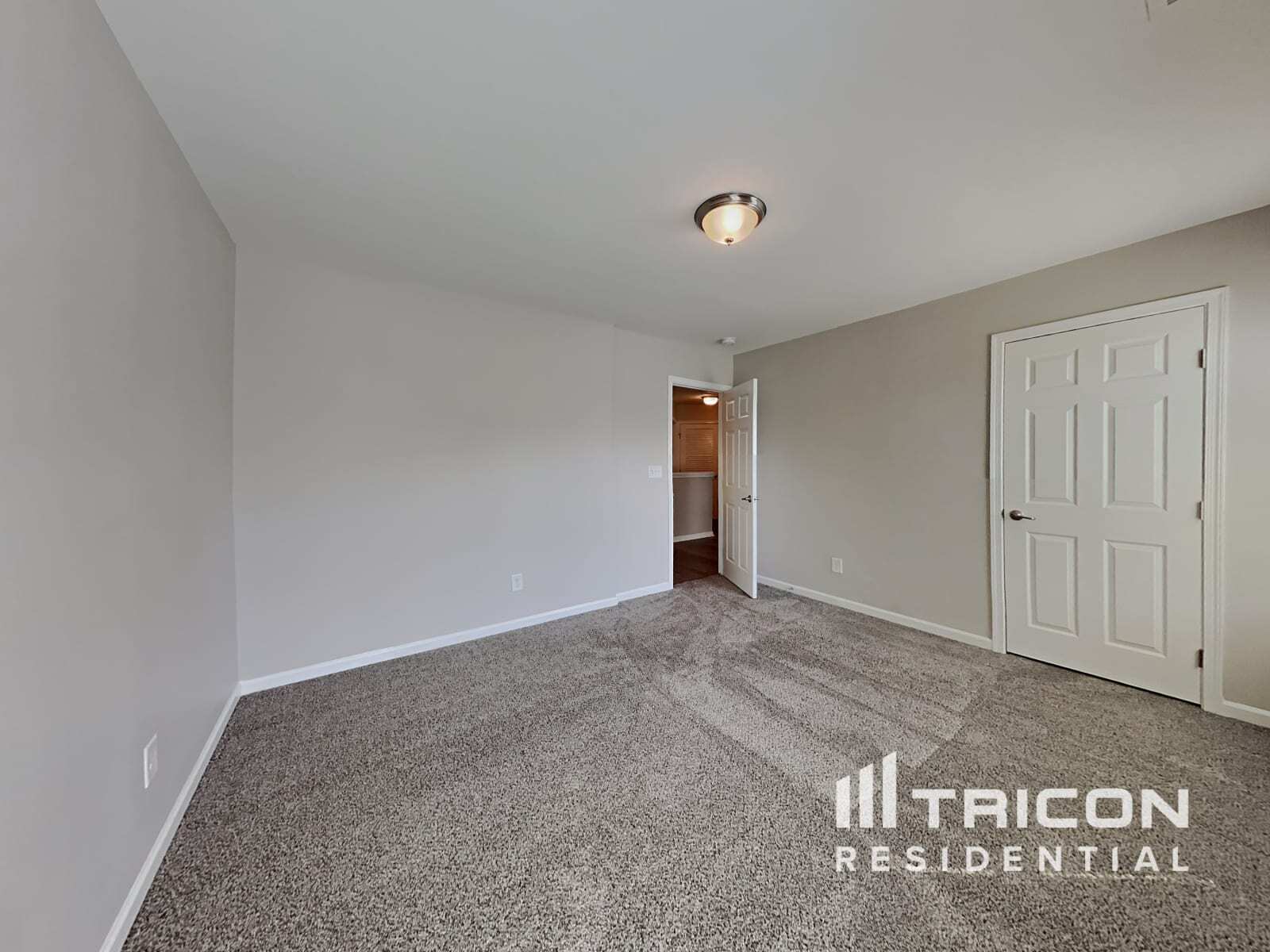 Building Photo - 240 Chesterbrook Ln