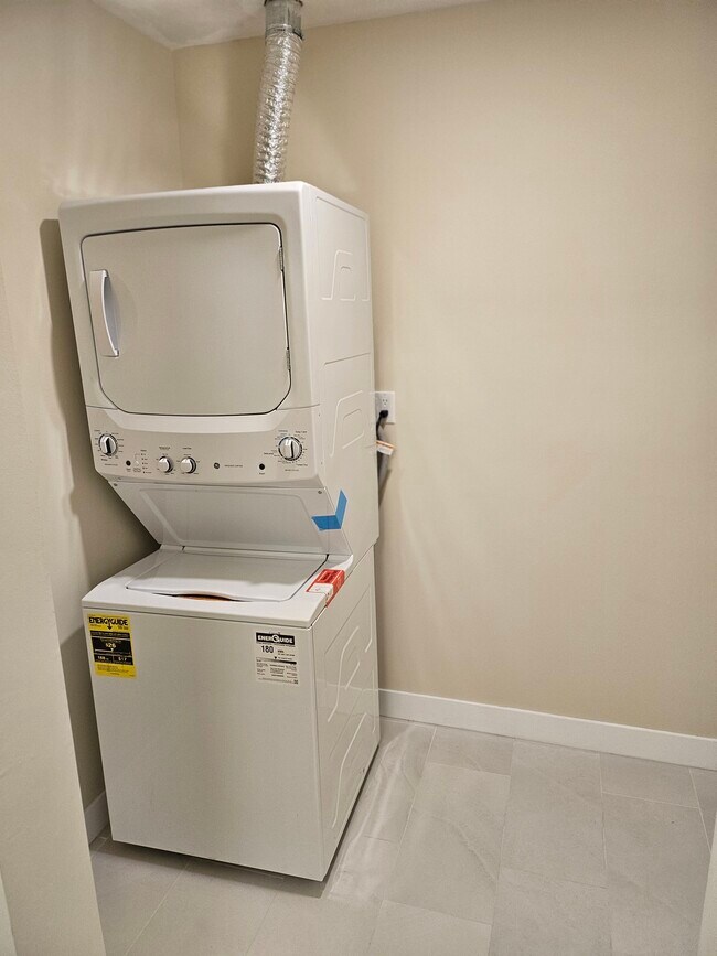 Building Photo - 2017 W Victory Blvd