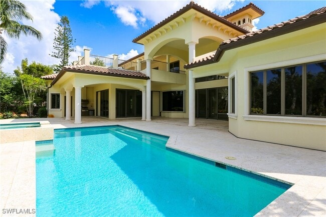 Building Photo - 823 Cassena Rd