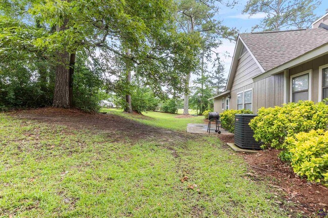 Building Photo - 1100 Kenwood Dr