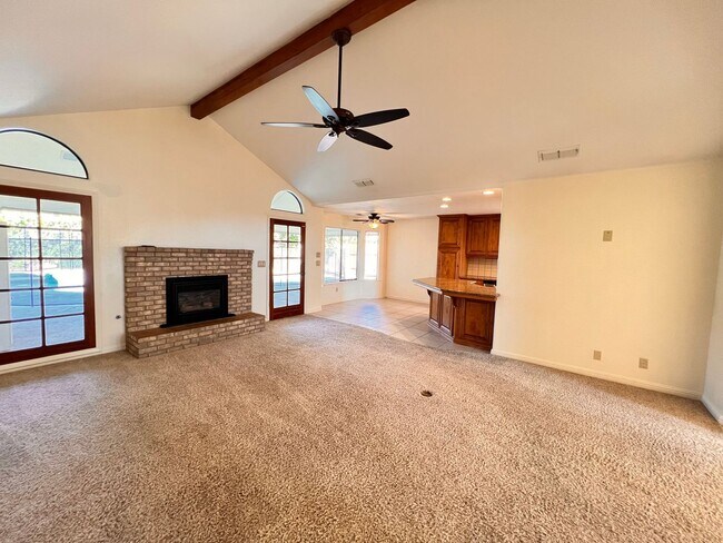 Building Photo - SOUTHWEST BAKERSFIELD