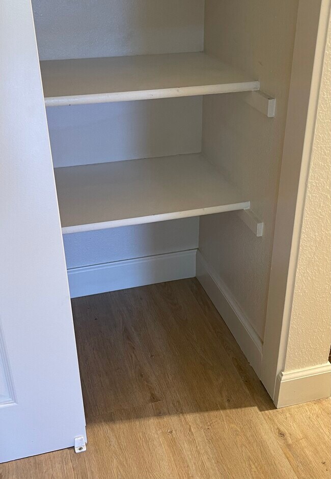 Building Photo - 764 Teatree Ct