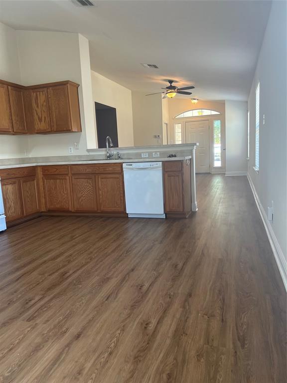 Building Photo - 1901 Golden Sunrise Ln