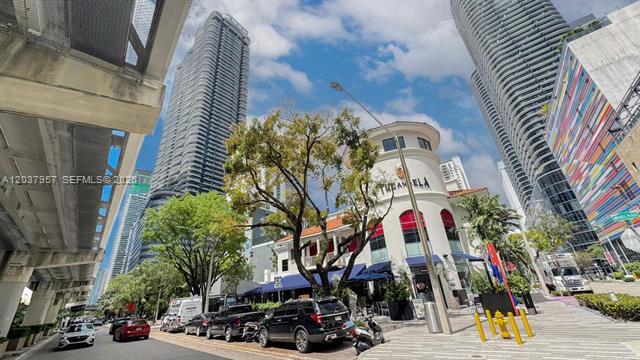 Building Photo - 1000 Brickell Plz