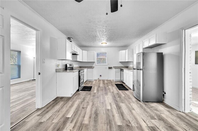 Building Photo - 2356 County Line Rd SW