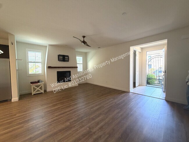 Building Photo - 4464 Lazo Dr