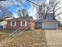 Building Photo - 2422 E 57th St