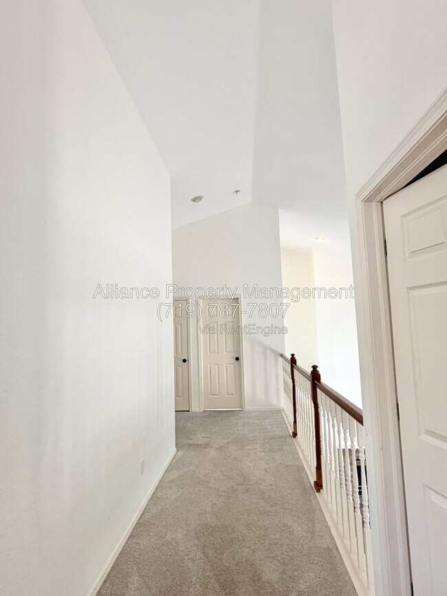 Building Photo - 1755 Smoke Ridge Dr