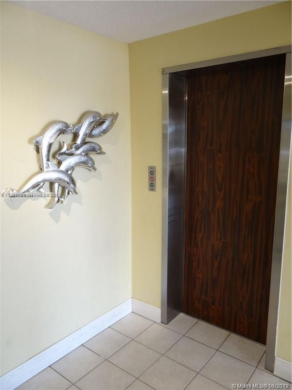 Building Photo - 2741 Taft St